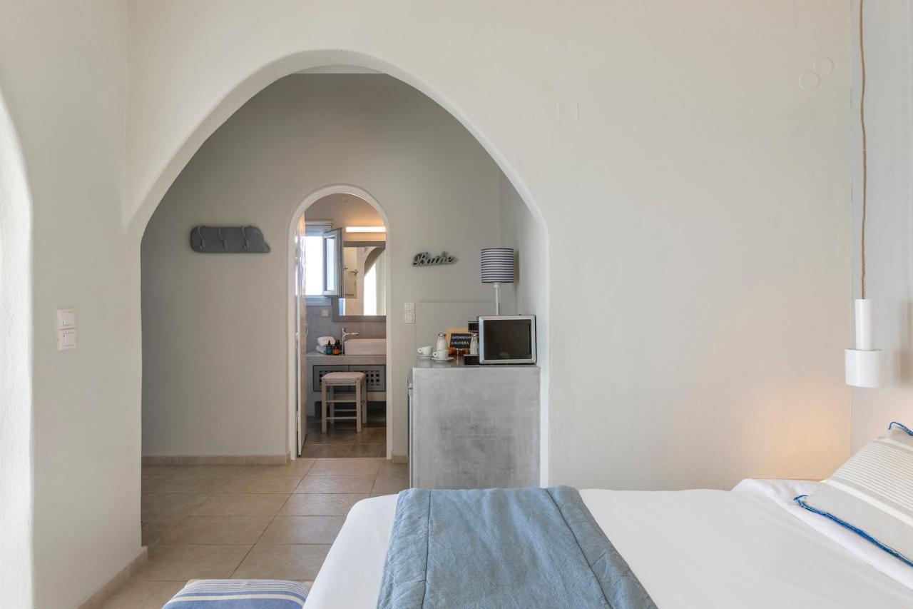 Blue Dolphins Apartments Фиростефани Екстериор снимка