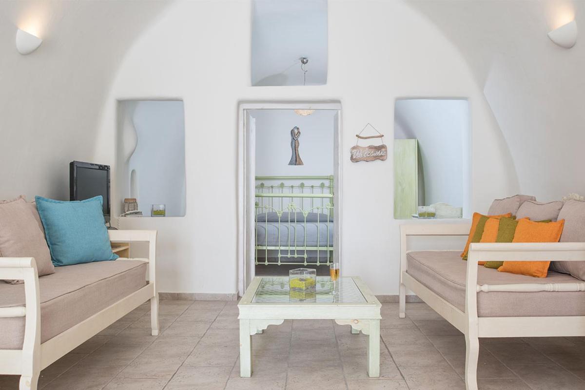 Blue Dolphins Apartments Фиростефани Екстериор снимка