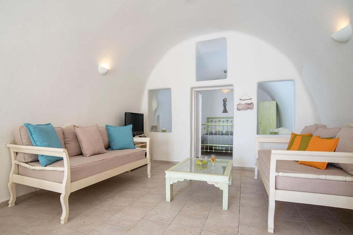 Blue Dolphins Apartments Фиростефани Екстериор снимка