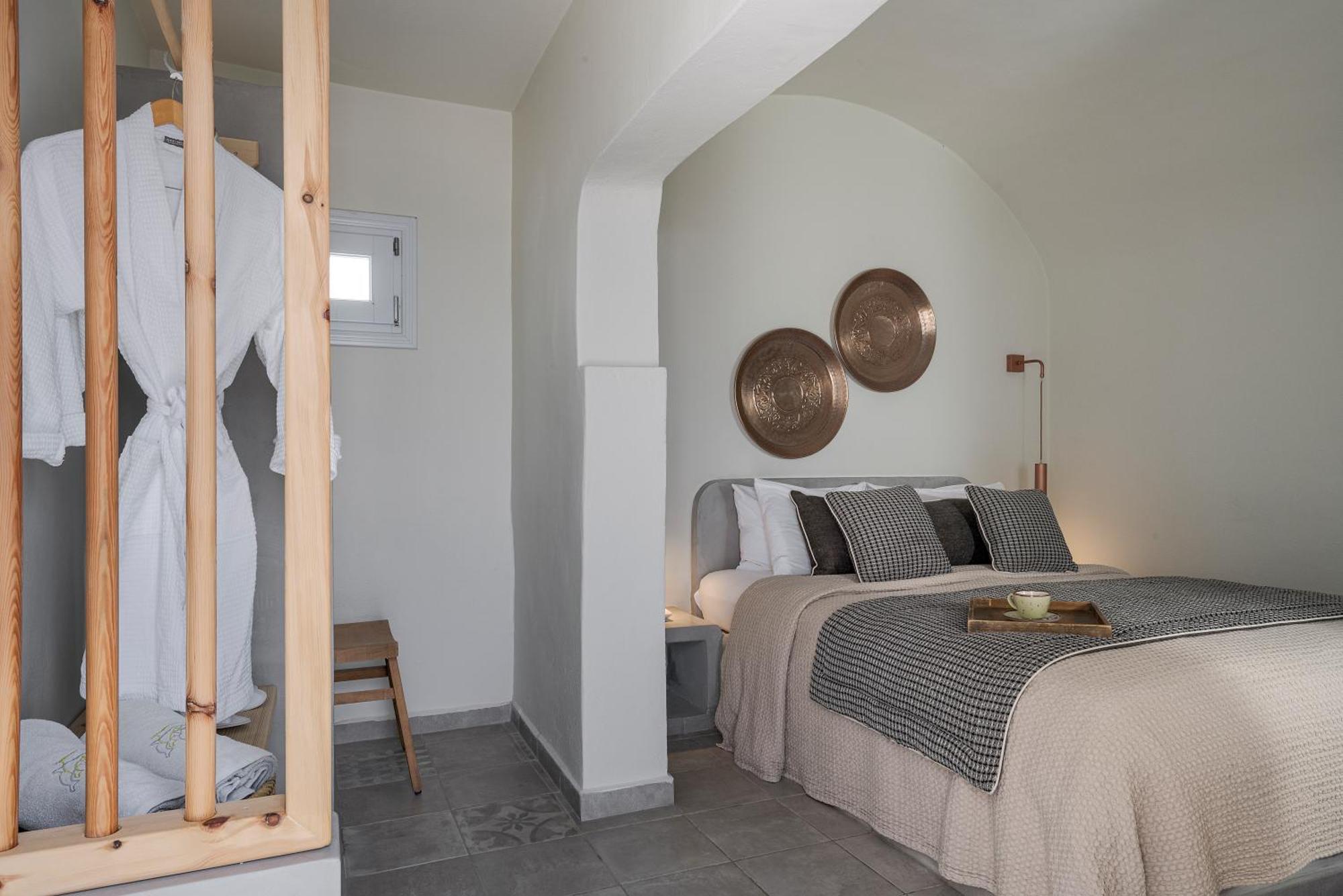 Blue Dolphins Apartments Фиростефани Екстериор снимка