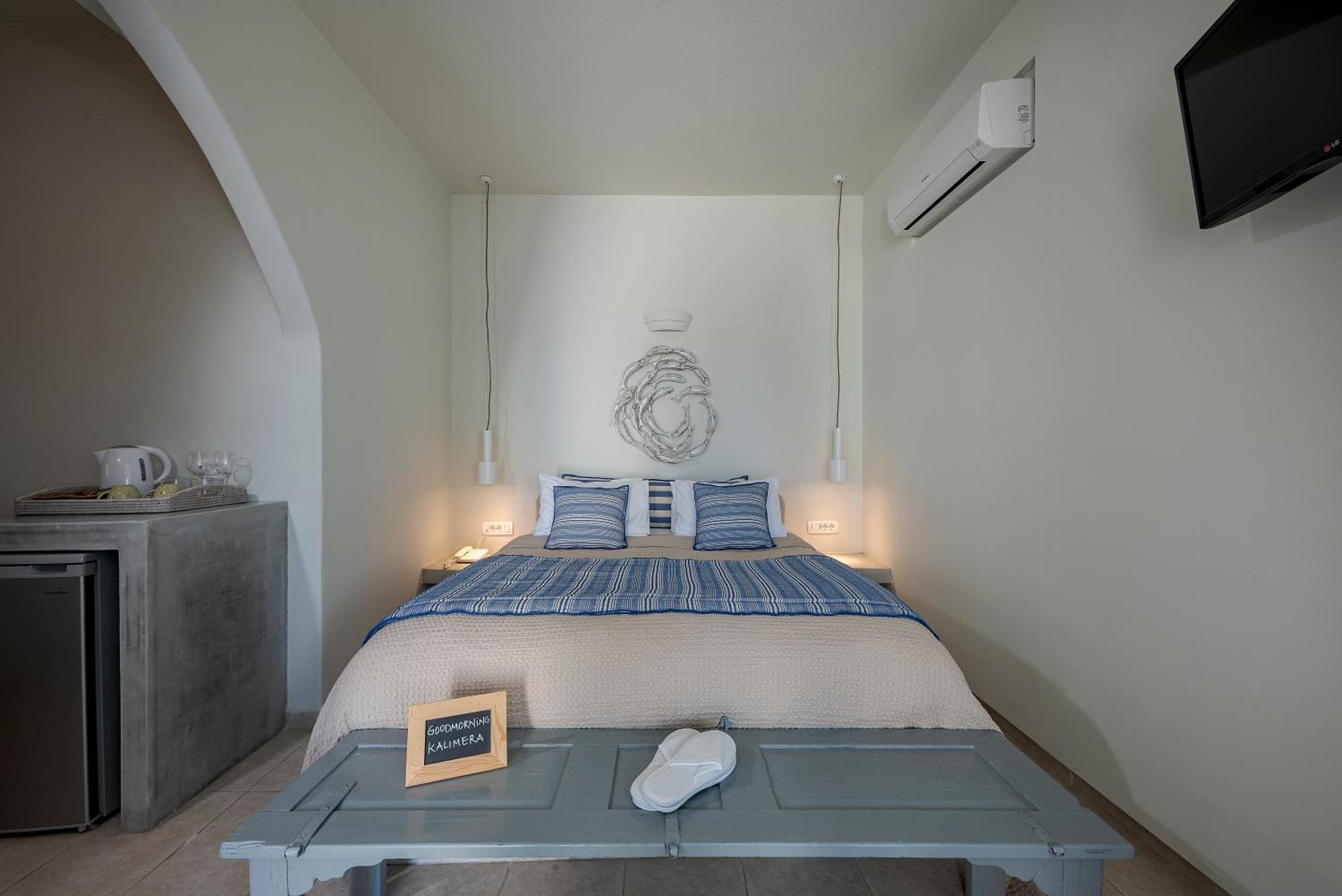 Blue Dolphins Apartments Фиростефани Екстериор снимка