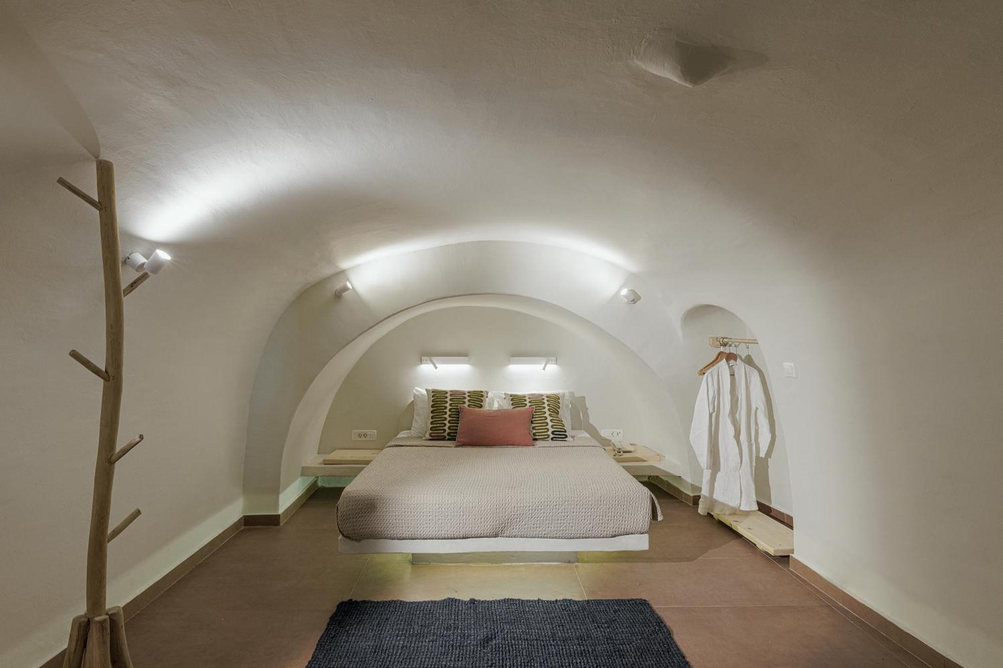 Blue Dolphins Apartments Фиростефани Екстериор снимка
