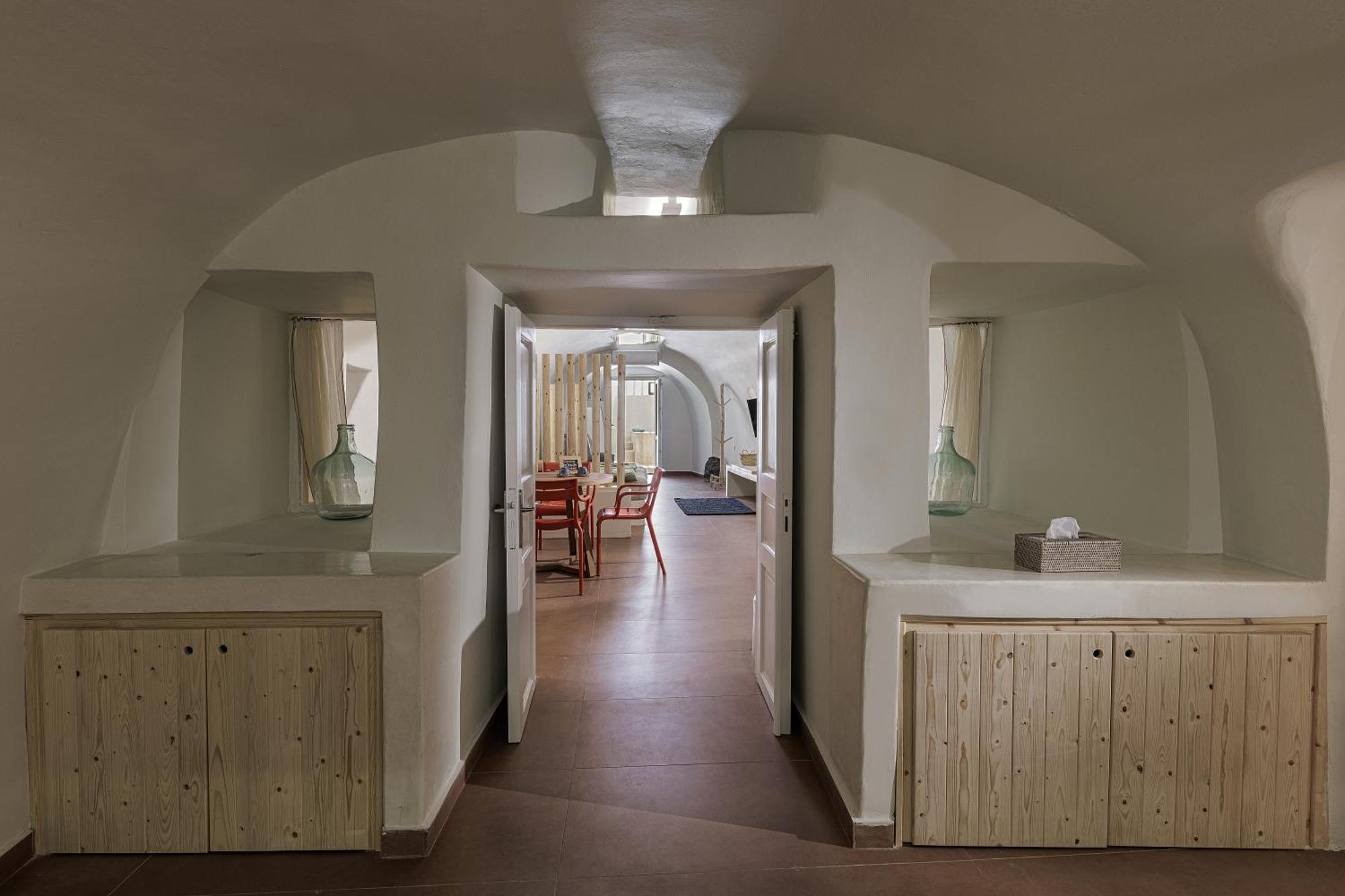 Blue Dolphins Apartments Фиростефани Екстериор снимка