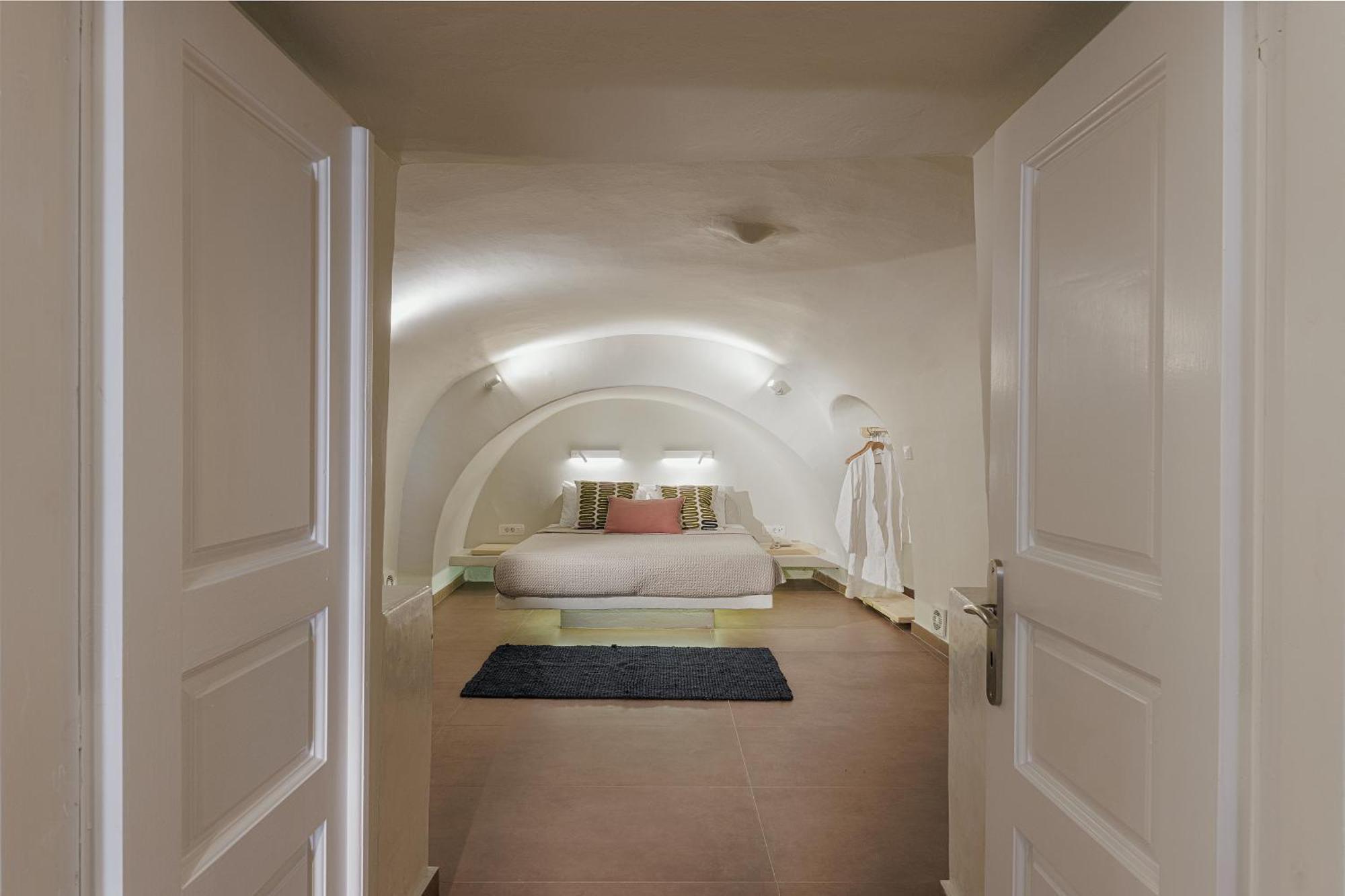 Blue Dolphins Apartments Фиростефани Екстериор снимка