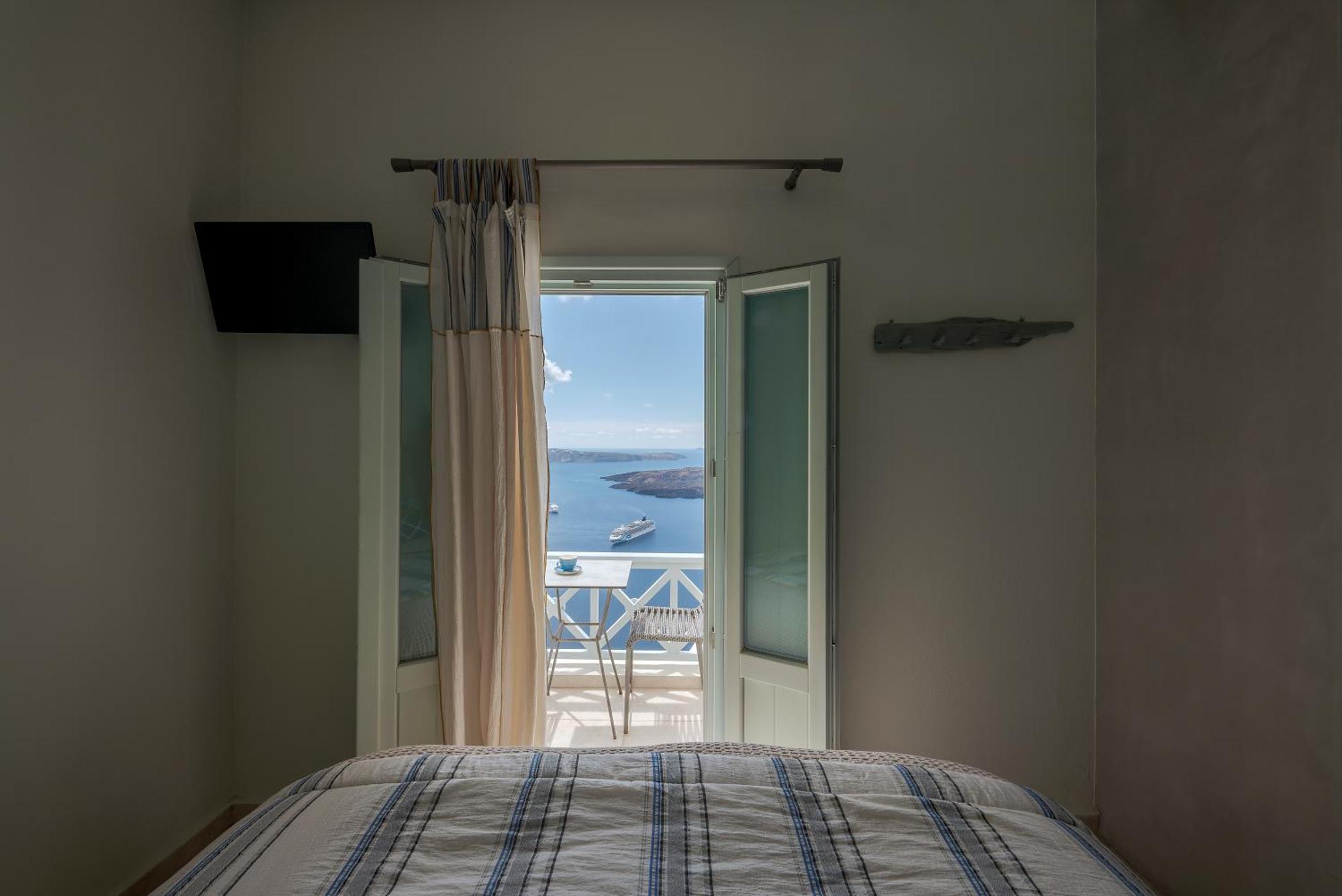 Blue Dolphins Apartments Фиростефани Екстериор снимка