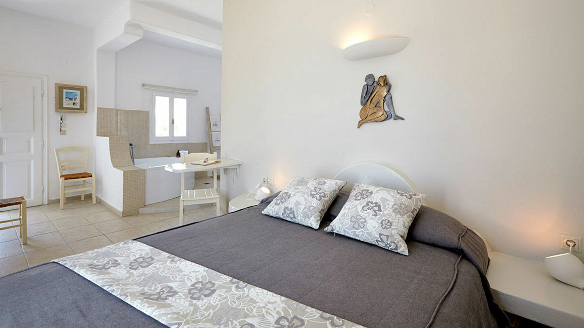 Blue Dolphins Apartments Фиростефани Екстериор снимка
